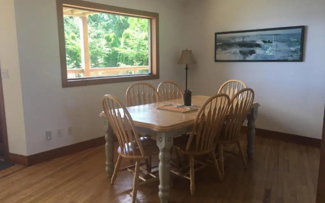 Tofino Stormbay Guest House