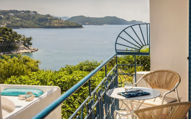 Aria Blue Suites