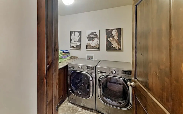 999wabig 4 Bedroom Home