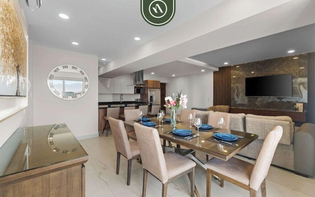 Tropical 2 BR Retreat - Close to the Beach - Pool