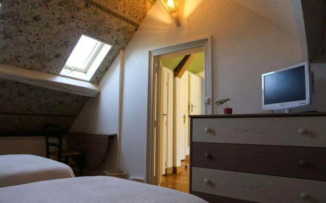 Le Relais D'eugenie: Maison D'hotes En Foret D'orleans