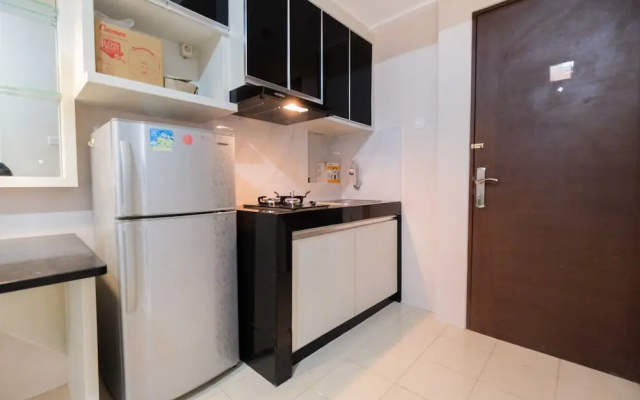 Minimalist Studio Room at Sunter Park View Apartment