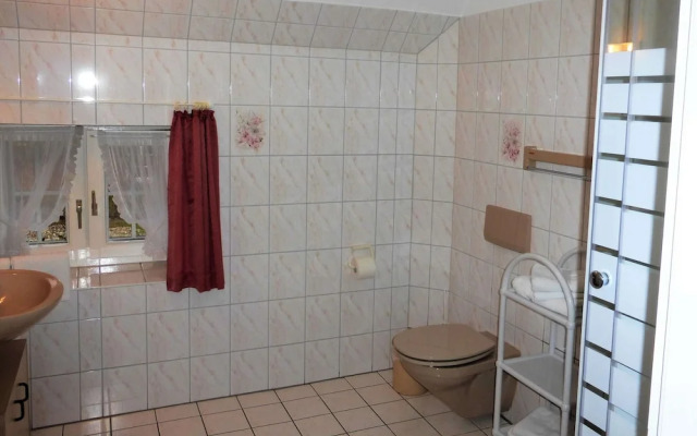 Geraeumige Ferienwohnung mit Terrasse in Kluetz