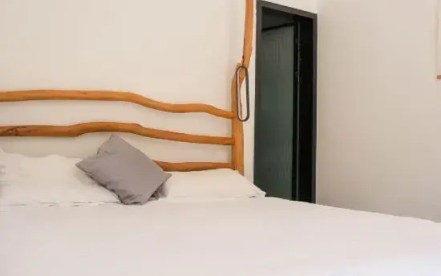 Oak red homestay