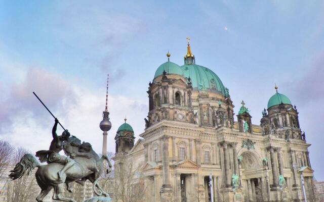 Отель BNB Brandenburg Gate Германия, Берлин - отзывы, цены и фото номеров - забронировать отель BNB Brandenburg Gate онлайн вид на фасад