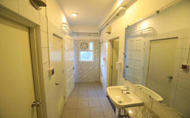 Four Rivers Youth B&B Yangon