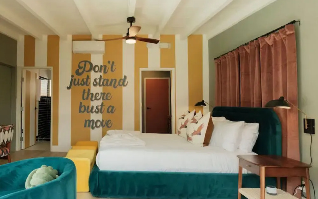 Mod Maya Hotel in Palm Springs