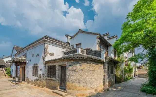 Puyuan Fashion Resort-Themed B&B