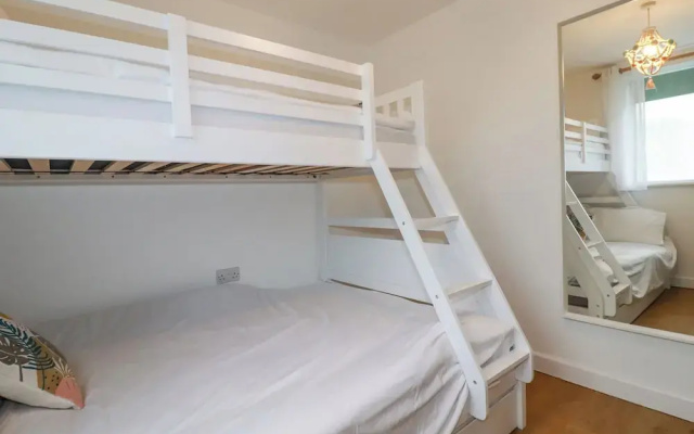 Apartment 6