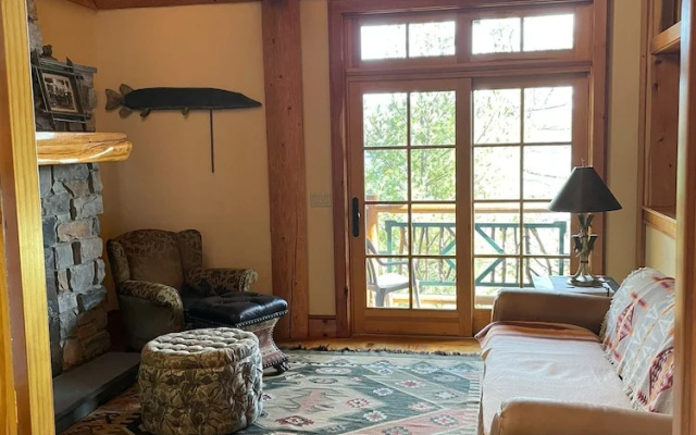 Cayuga Lodge