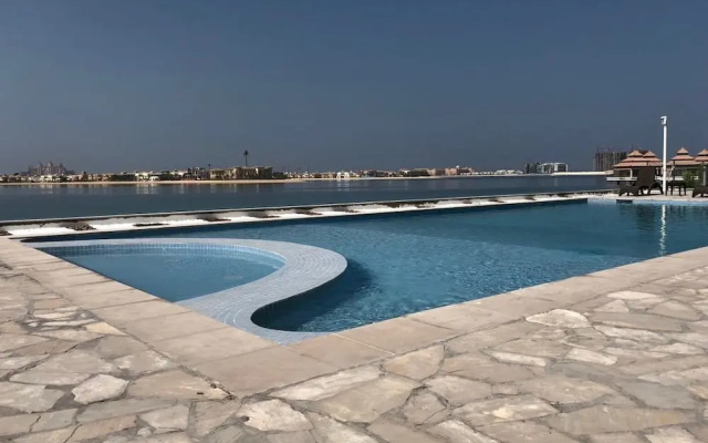 Bespoke Residence - Royal Bay Residence