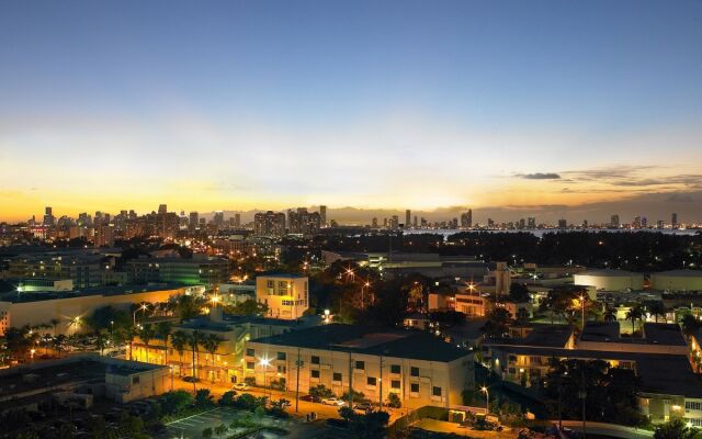 The Retreat Collection at 1 Hotel South Beach вид на фасад