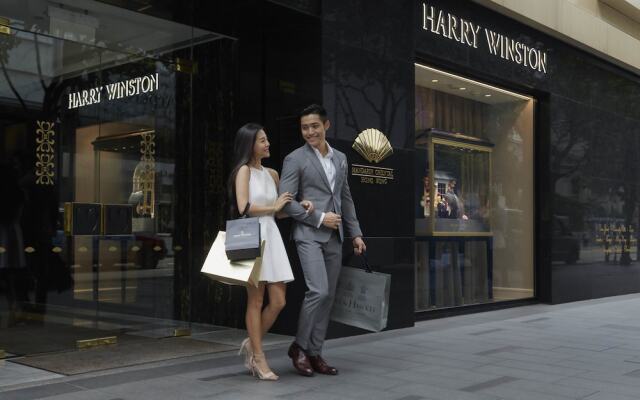 Отель Mandarin Oriental, Hong Kong вид на фасад