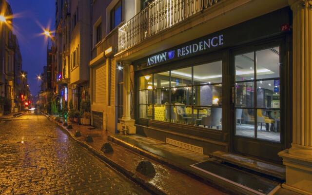 Отель Aston Residence вид на фасад