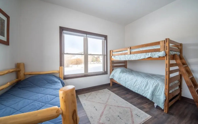 4br Mountain View Home - 5 Minutes to Granby Ranch 4 Bedroom Home