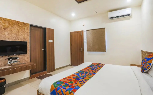 Fabexpress Jai Manglam Service Apartment