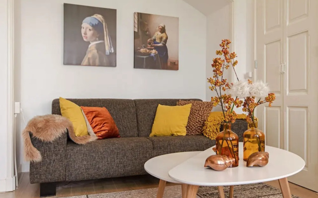 Cozy Castle Apartment