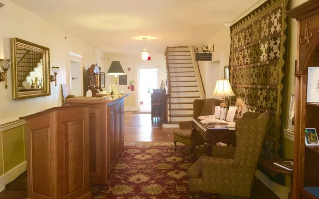 Hale Springs Inn
