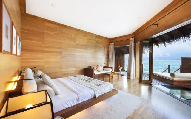 Курорт Adaaran Prestige Water Villas - with Dine around Premium All inclusive - 24 hours – 45 Minutes from Male by Seaplane