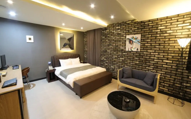 Soo Hotel