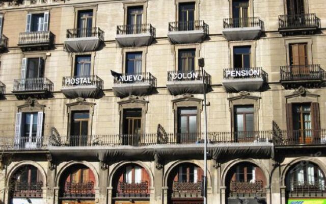 Отель Hostal Nuevo Colon Барселона вид на фасад
