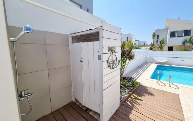 Private Pool Villa Next to the Beach