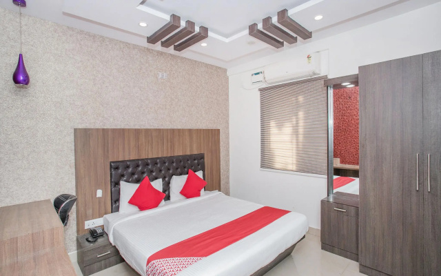 OYO 7529 Mayuri Residency
