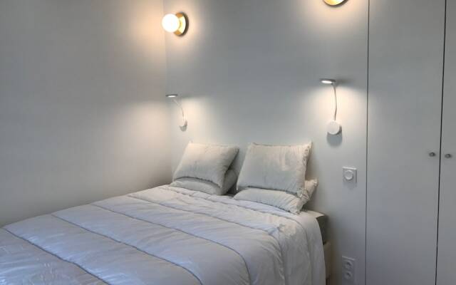 Отель Family Duplex Quartier Latin комната для гостей