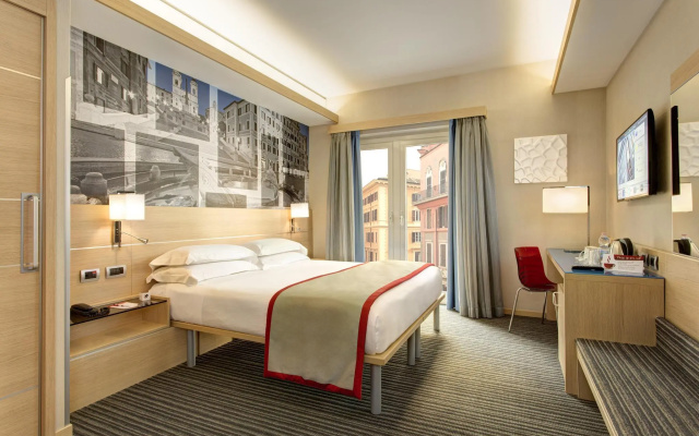 iQ Hotel Roma