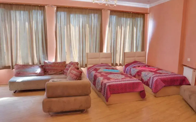 Downtown Guest House on Tabukashvili
