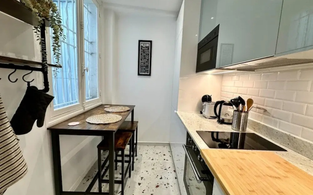 Paradis Calm Modern Studio Apt in Paris