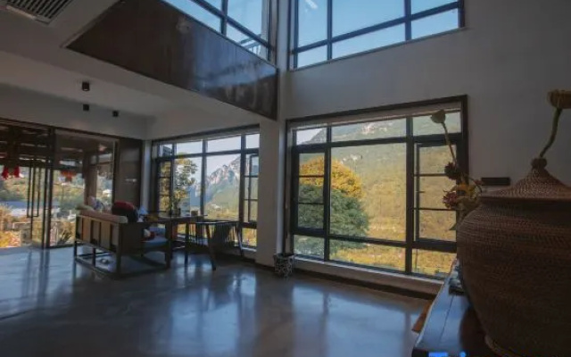Wulingyuan Heart Awakening Lodge