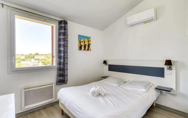 Chic Family Flat With Pool, Sauna