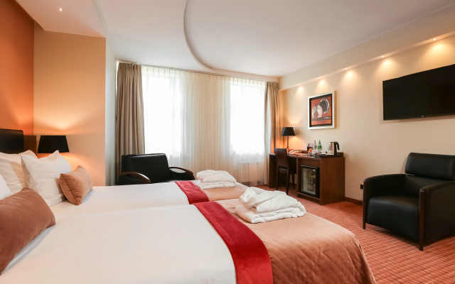 Avalon Hotel & Conferences