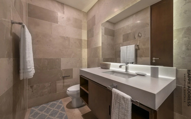 New and modern 2BR downtown apartment by Happy Address