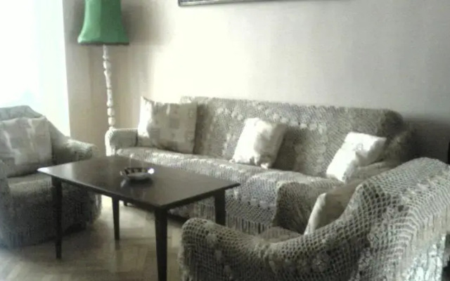Lamaras Home