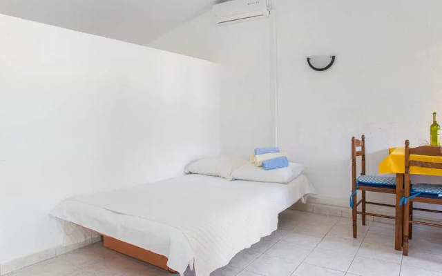 Ante Apartments