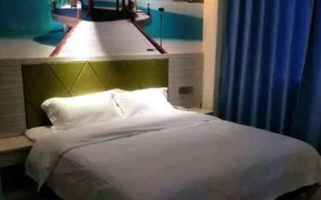 Central Theme Hotel by OYO Rooms