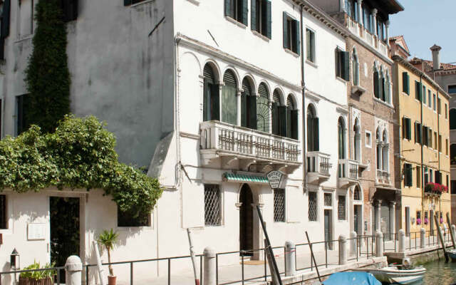 Easy Hostel Venice Венеция вид на фасад
