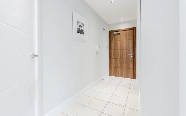 Roomspace - New Manor House