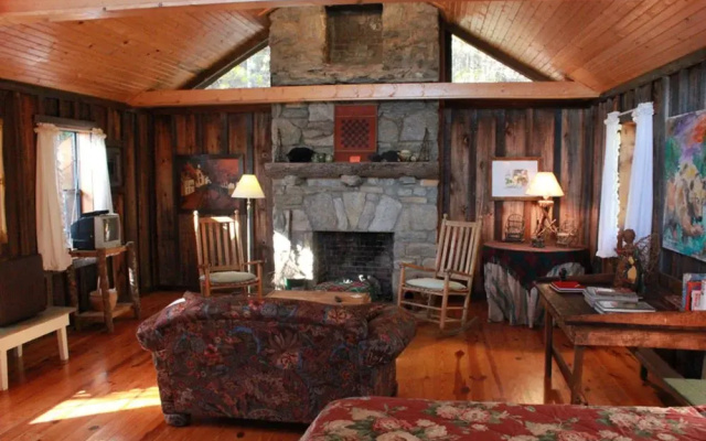 Deerwoode Lodge and Cabins