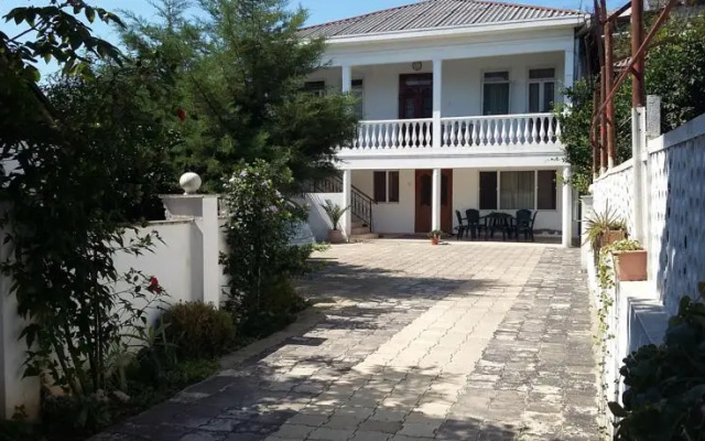 Guest House on Angisa