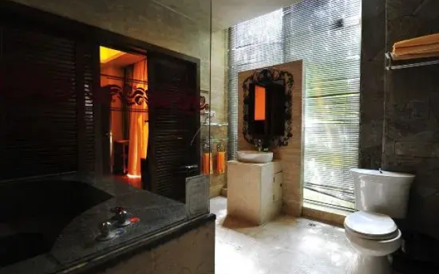 Poly Hot Spring Spa Hotel