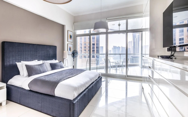Warm & Spacious 2BR in The Famous Dubai Marina