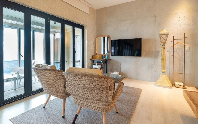 Gyeongju Luna Piena Poolvilla