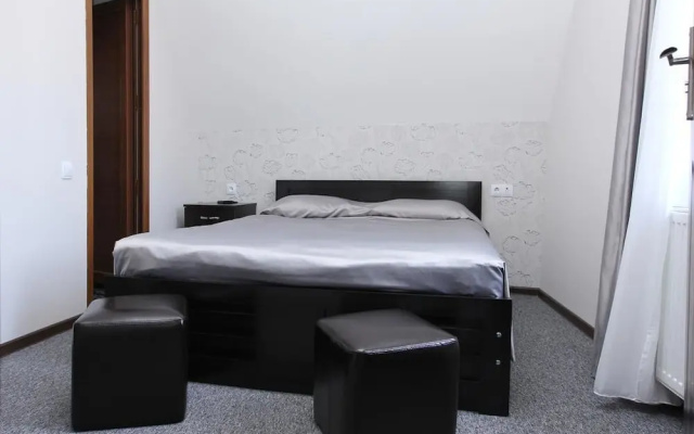7 Rooms