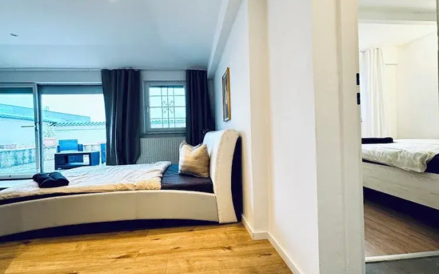 2BR Apt With Balcony Blumengärten