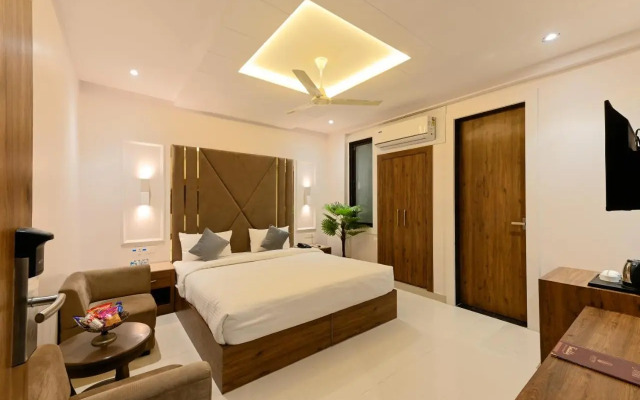 Avalon Palms Agra