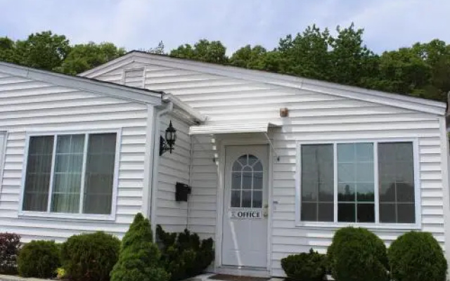 Krystal Penguin Inn