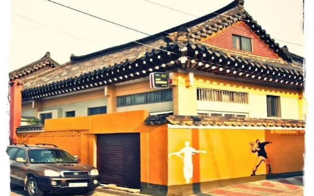 Homonomad Guesthouse